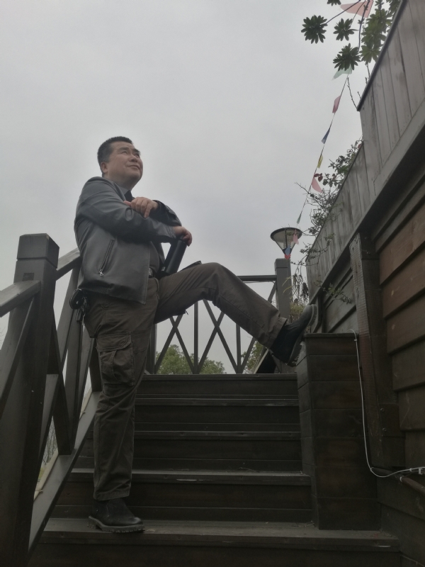 孤单背影的第一张照片--云霄相亲网