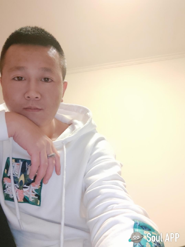 Away的第一张照片--云霄相亲网