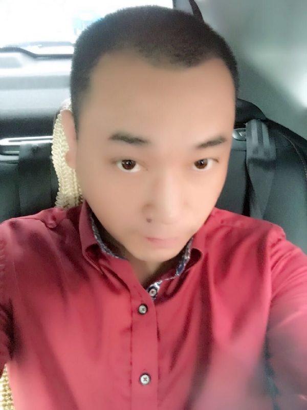 在一个路口等的第一张照片--云霄相亲网
