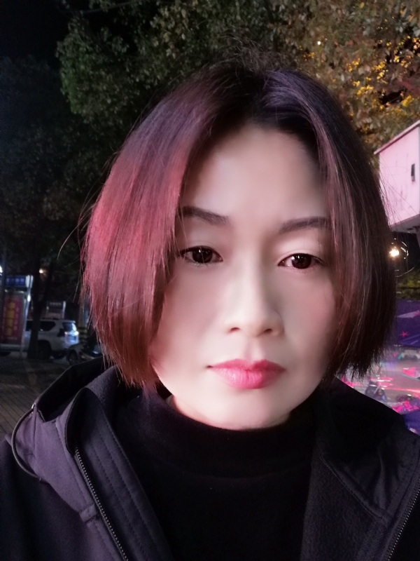 风中百合的第一张照片--云霄相亲网