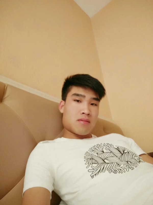 谁不曾孤单上路的第二张照片--云霄相亲网