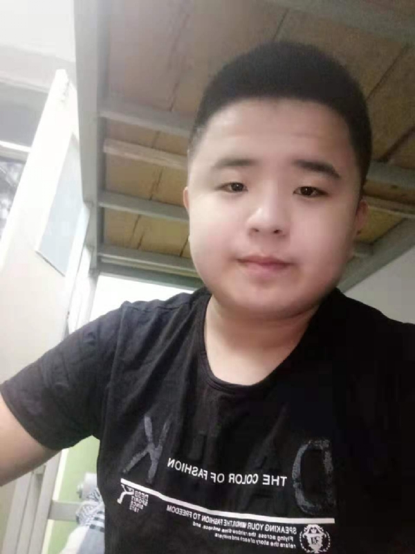 打小就爱淘气的第一张照片--云霄相亲网