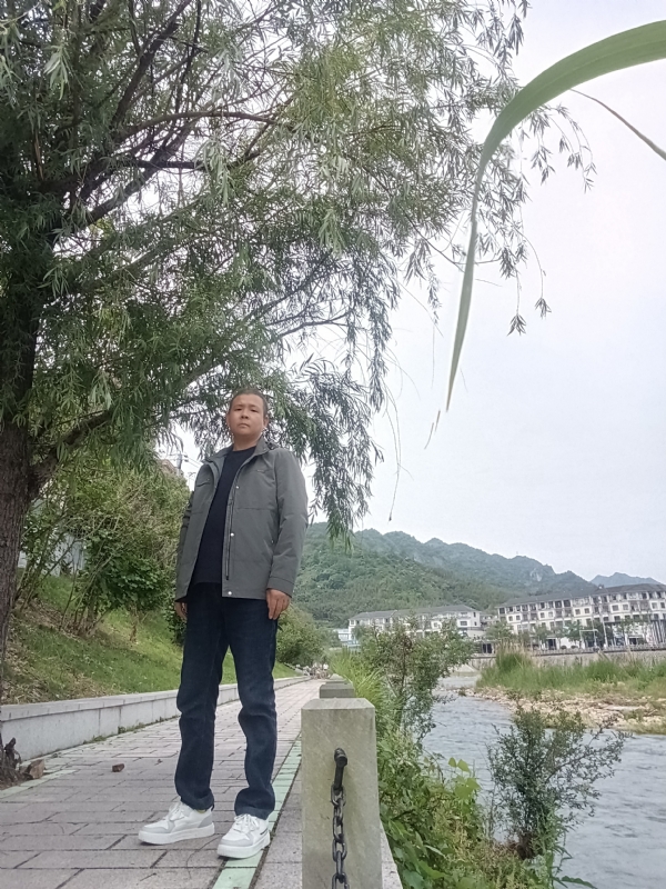 飞雪飘零的第一张照片--云霄相亲网
