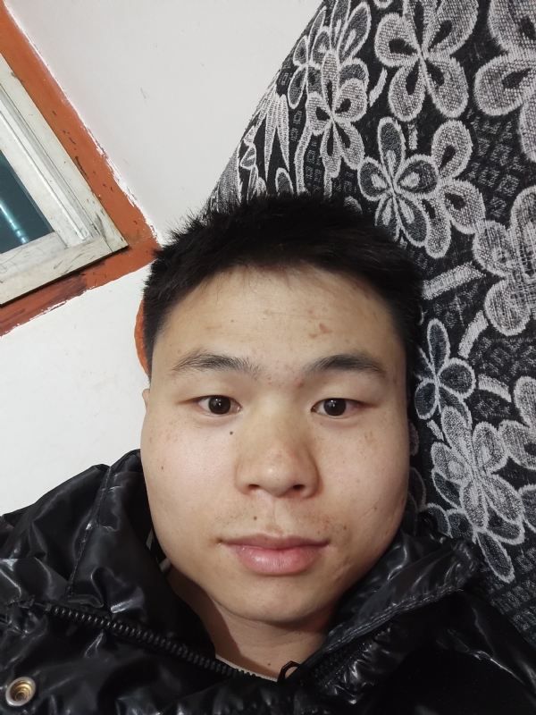 麒麟区幼儿园扛把子的第三张照片--云霄相亲网
