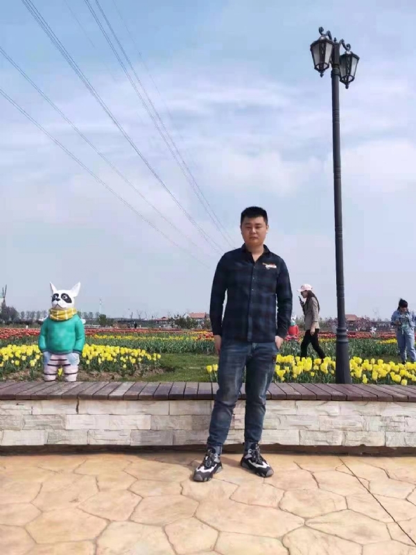 海阔天空的第一张照片--云霄相亲网